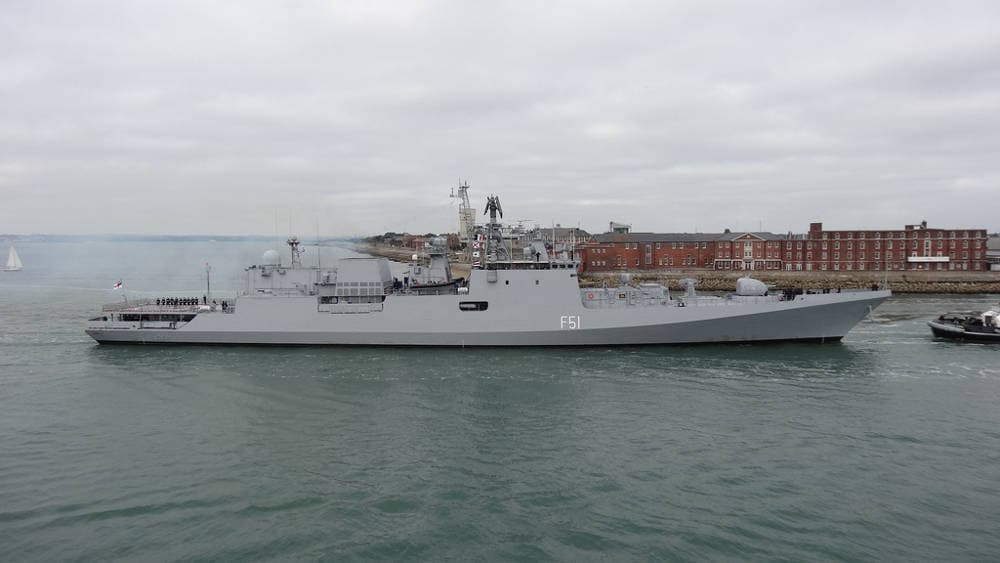 Illustration - INS Trikand entering the port of Djibouti 02