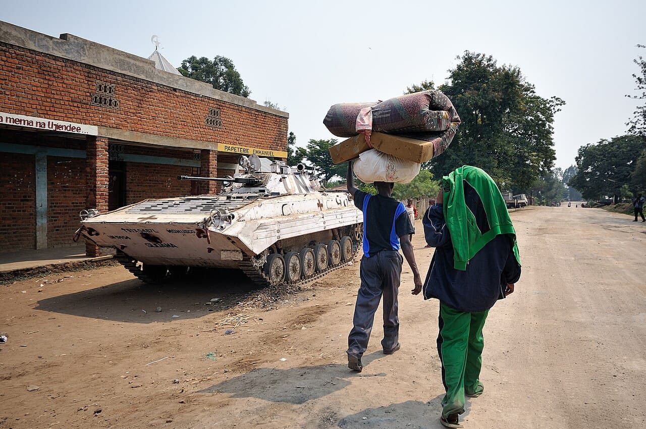Illustration - International Displaced Persons leaving Rutshuru 1