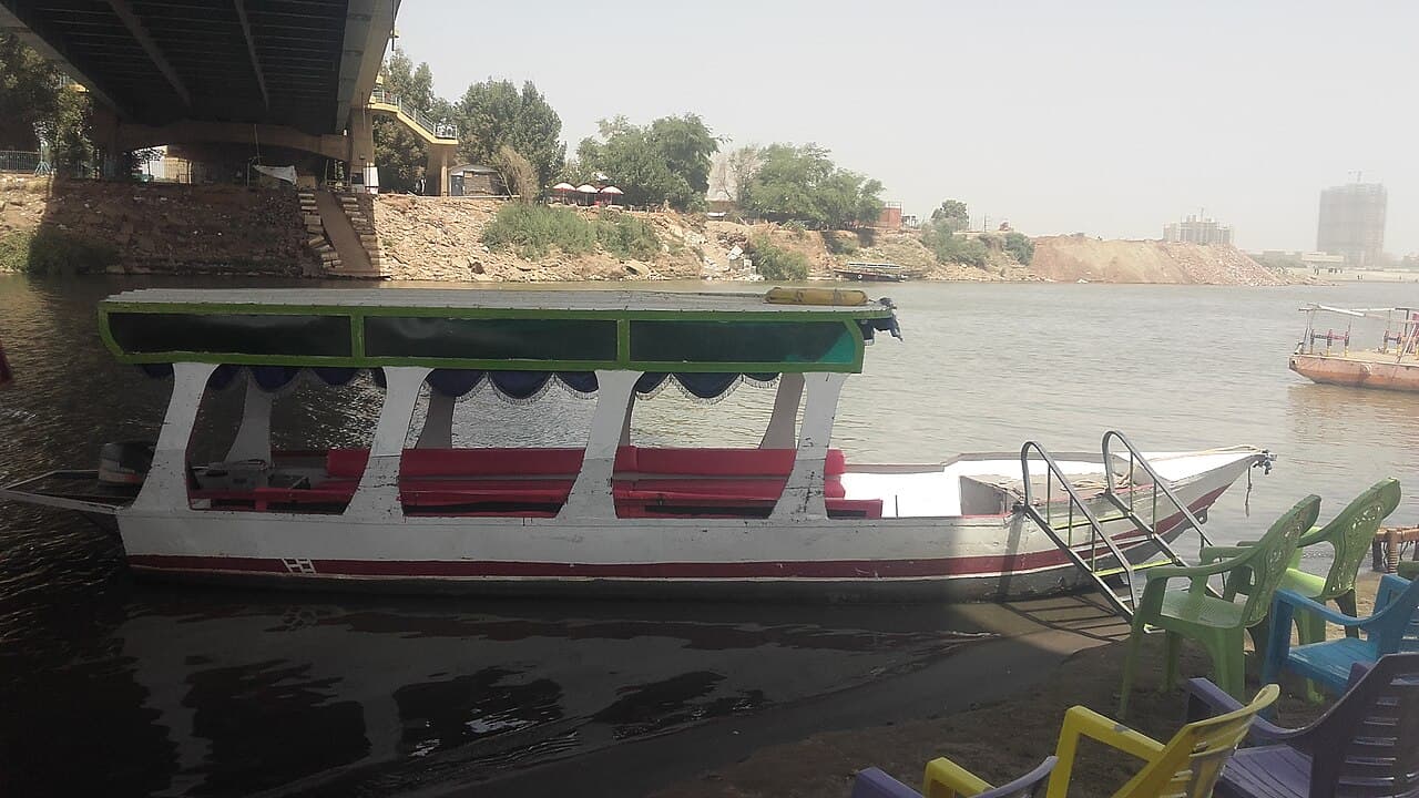 Illustration - A boat on the Blue Nile